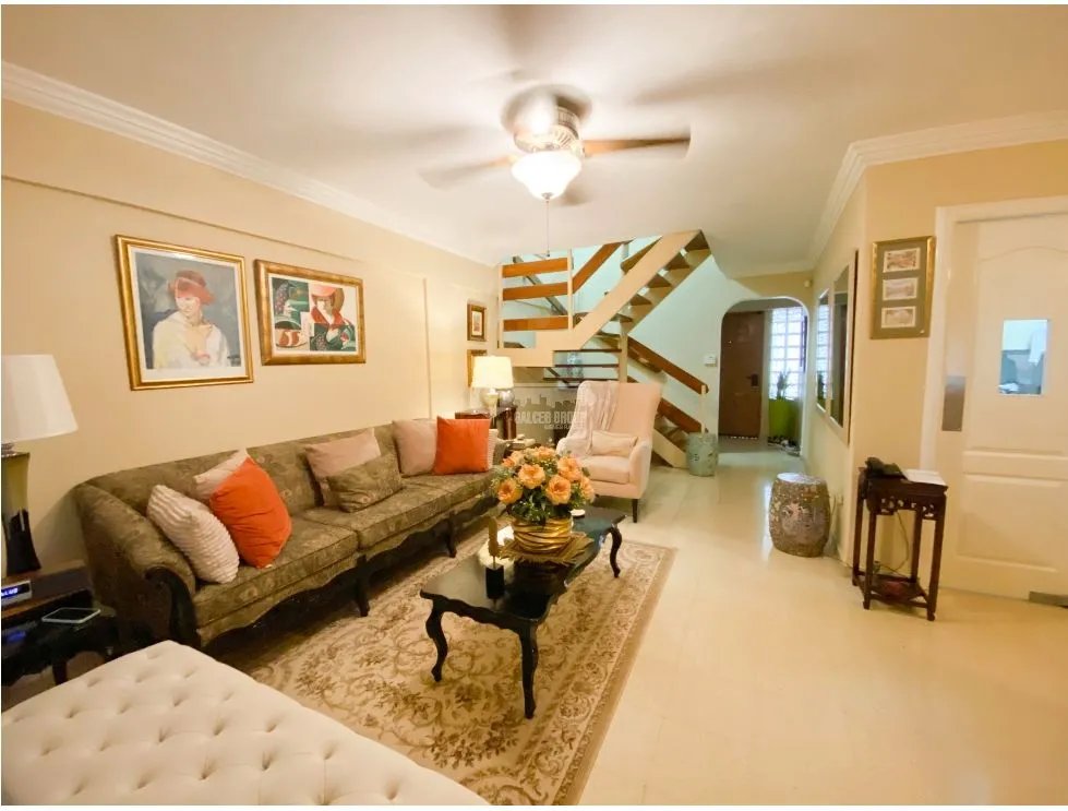 SE VENDE CASA EN BETANIA MIRAFLORES 326M 2 PISOS 3 HABITACION 4 BAÑOS