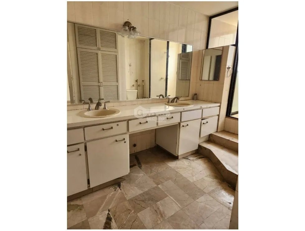 SE VENDE APARTAMENTO EN PH TIFFANY 213M 3 HABITACIONES 2 PARKING