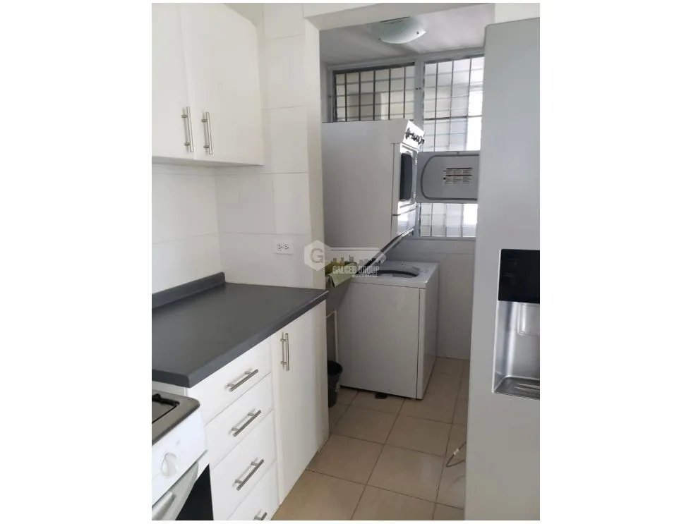 SE VENDE APARTAMENTO EN PH BELVIEW TOWER 80M 2 HABITACIONES CON BALCON