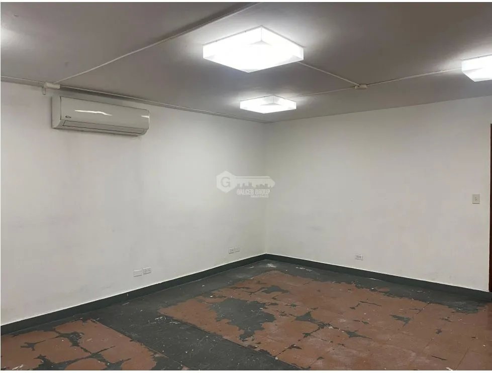 OFICINA / CALLE 50 CON VIA ISRAEL / 348M / DIVISIONES / SOBRE VIA