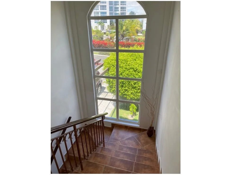 SE VENDE CASA EN PLAYA BLANCA 700M CON VISTA AL MAR Y BALCON