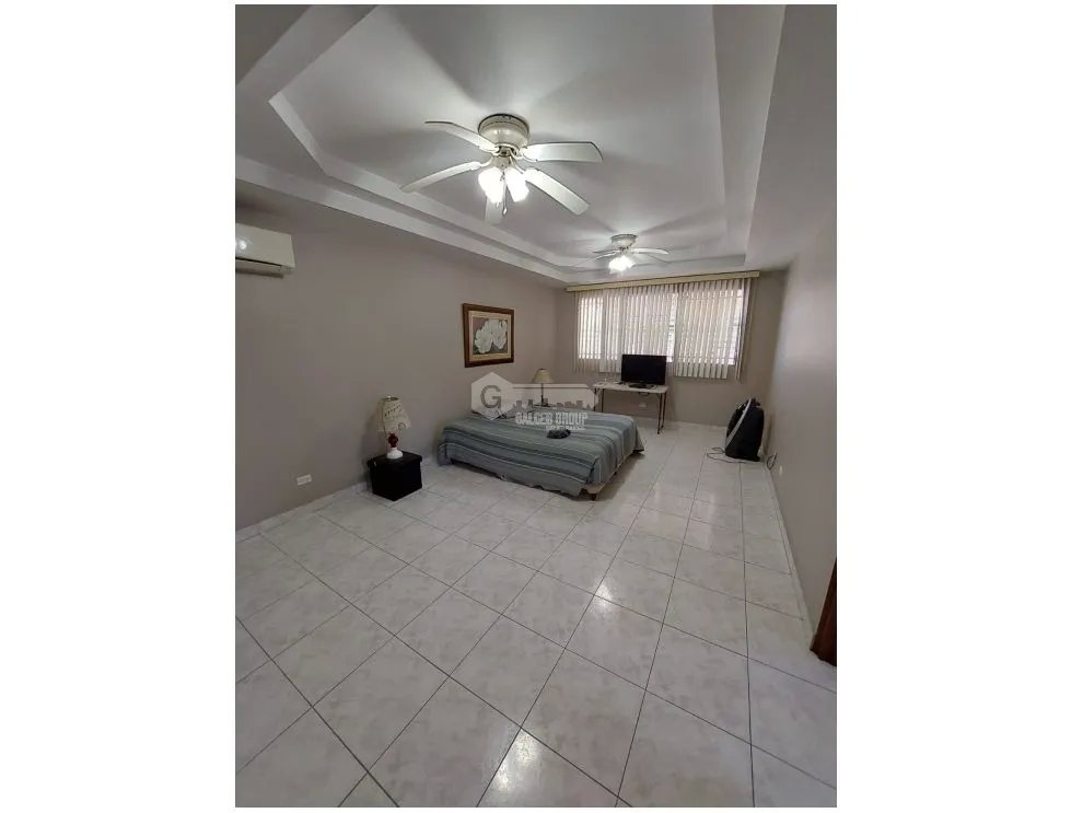 SE VENDE CASA VILLA DE LAS FUENTES II 400M 2 PISOS CON TERRAZA Y BAR