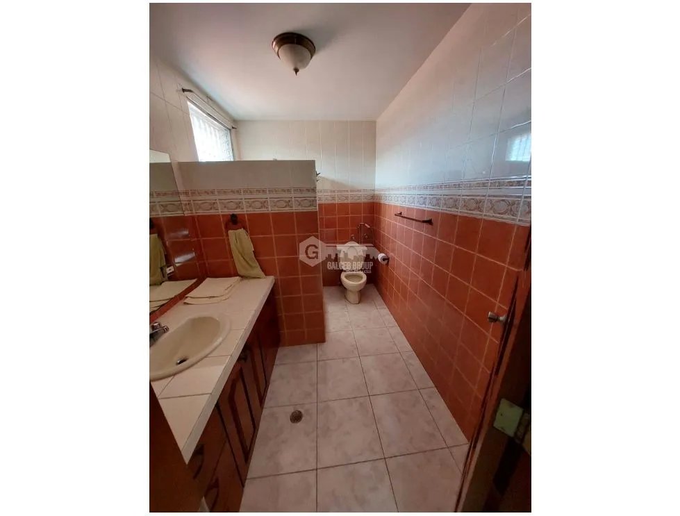 SE VENDE CASA VILLA DE LAS FUENTES II 400M 2 PISOS CON TERRAZA Y BAR