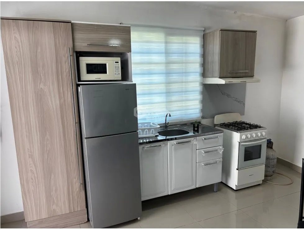 COLÓN / MARGARITA / 60M / AMOBLADO / CON SERVICIOS INCLUIDOS