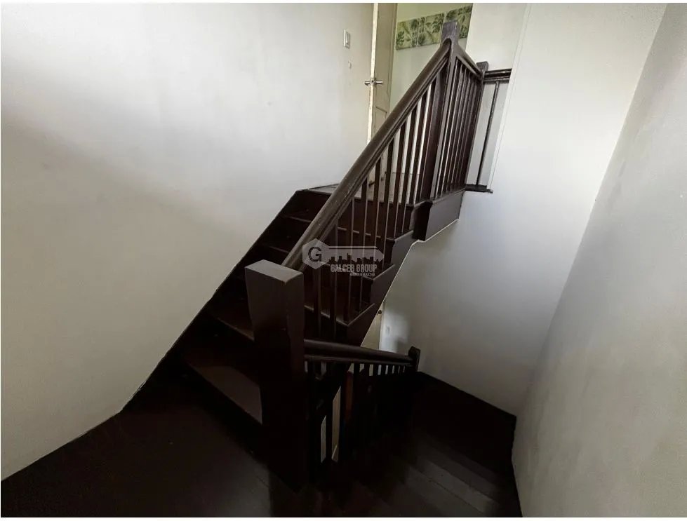 ALQUILER DE CASA 240M EN COLÓN MARGARITA DE 3 HABITACIONES AMOBLADO