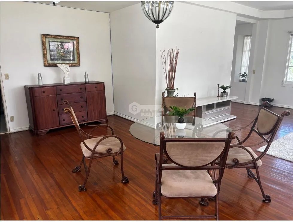 ALQUILER DE CASA 240M EN COLÓN MARGARITA DE 3 HABITACIONES AMOBLADO