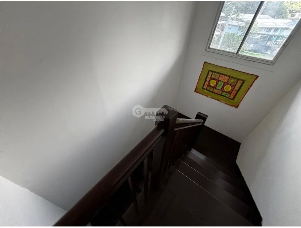 ALQUILER DE CASA 240M EN COLÓN MARGARITA DE 3 HABITACIONES AMOBLADO