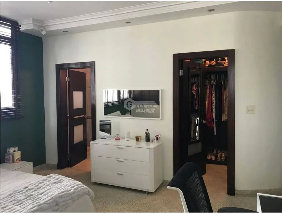 SE VENDE APARTAMENTO PH GOLDEN PALACE 354M 3 HABITACIONES 3 PARKING