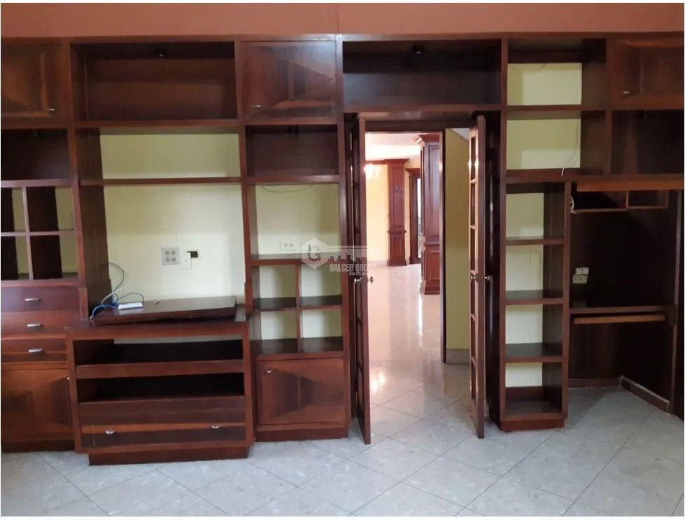 SE VENDE CASA ALTOS DE BETANIA DE 400M CON 3 HABITACION DE 2 NIVELES