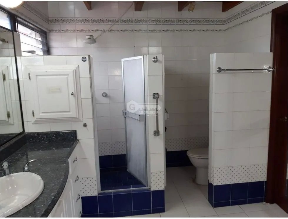 SE VENDE CASA ALTOS DE BETANIA DE 400M CON 3 HABITACION DE 2 NIVELES