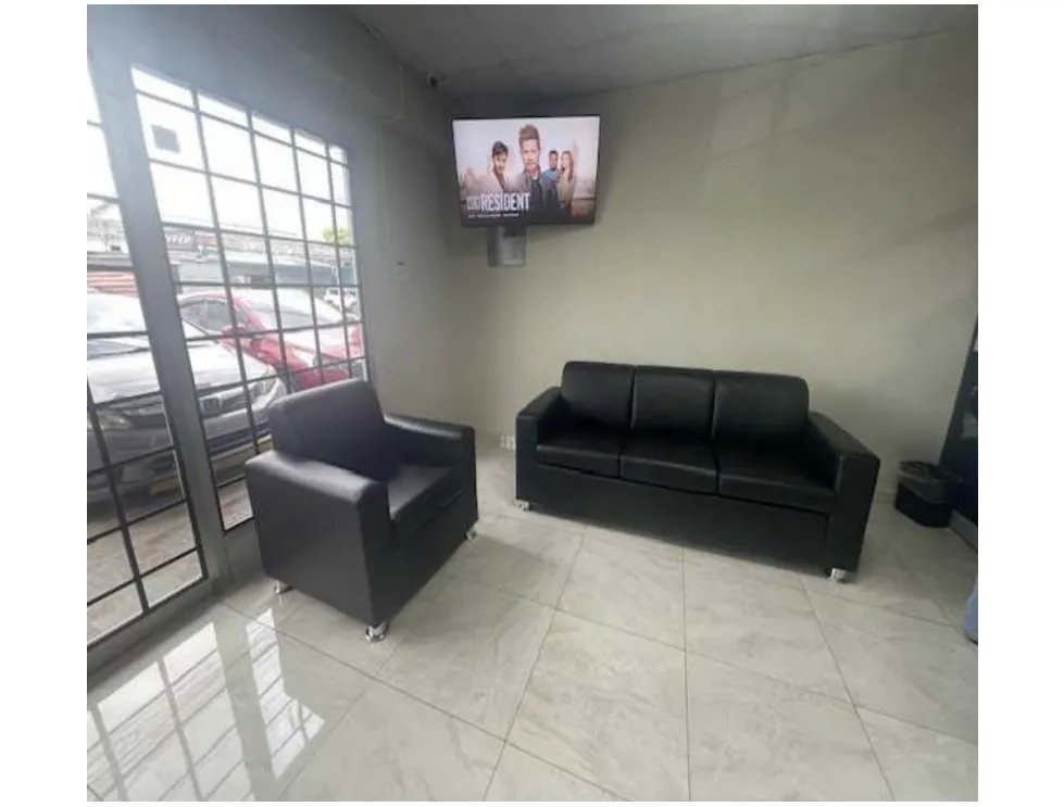 SE VENDE LOCAL COMERCIAL EN LA CHORRERA SOBRE AVENIDA LIBERTADOR