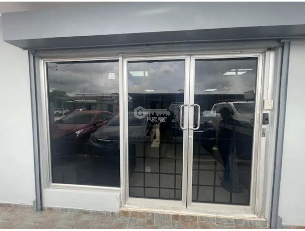 LOCAL / LA CHORRERA / 523M / AVENIDA LIBERTADOR / PLAZA COMERCIAL