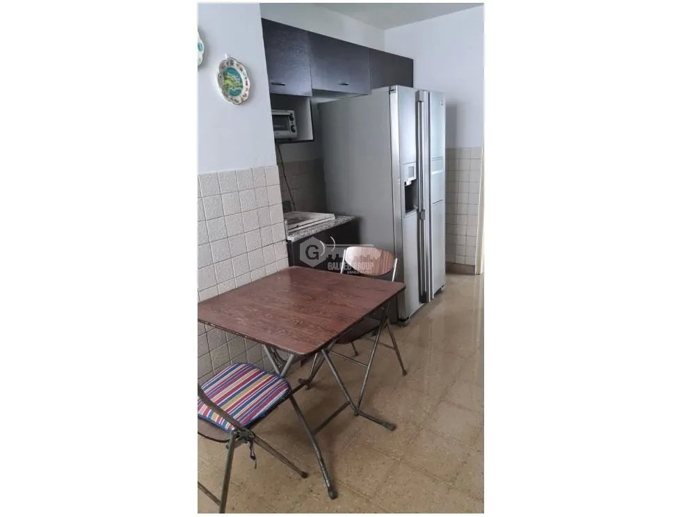 SE VENDE APARTAMENTO EN OBARRIO EDIFICIO EDEN ROC CON 2 BALCONES