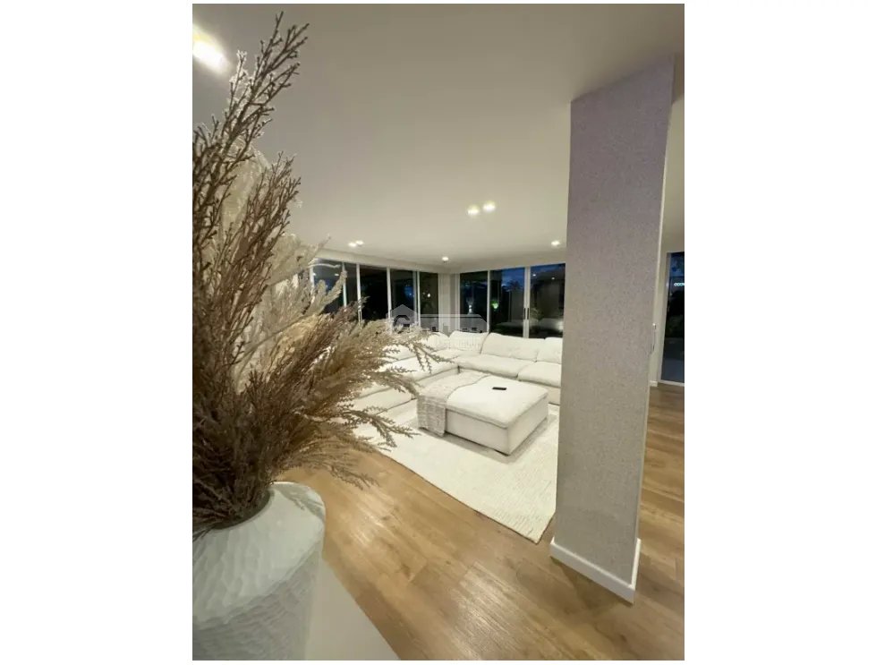 VILLA LUCRE / ALTOS DE SAN RAFAEL / 521M / 3 HABITACION / PISCINA