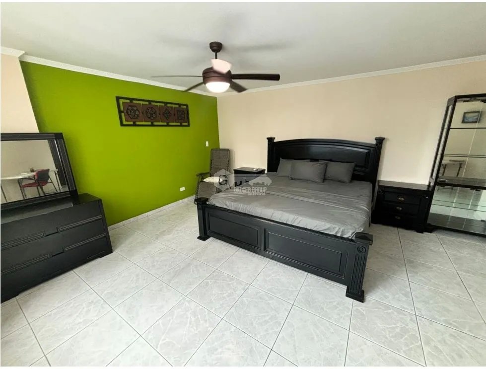 SE VENDE APARTAMENTO EN BELLA VISTA PH ROCA MAR CON VISTA AL MAR