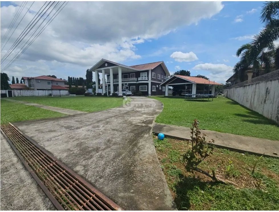 Single Family House for sale in David