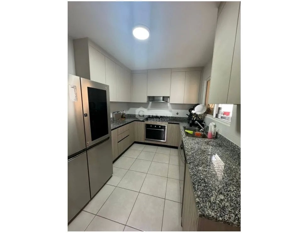 SE VENDE CASA EN BRISAS DEL GOLF PH AVENTURA DE 4 HABITACIONES Y PATIO