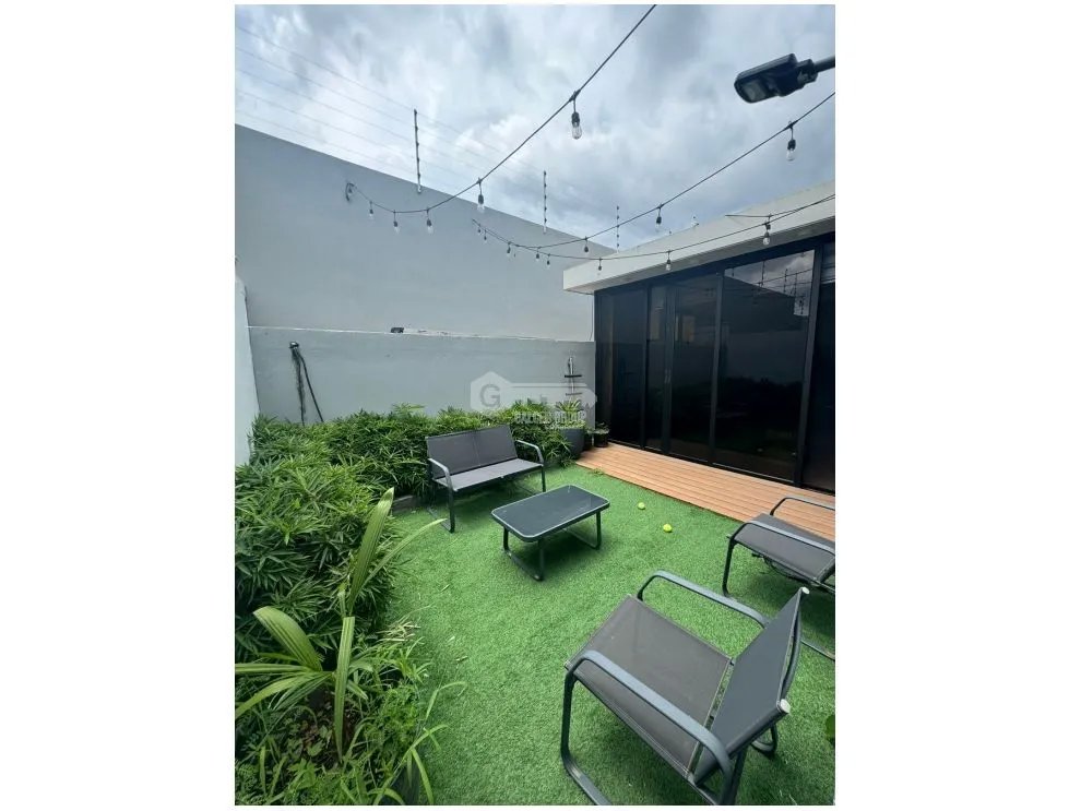 BRISAS DEL GOLF / PH AVENTURA / 180M / 4 HABITACIÓN / TERRAZA