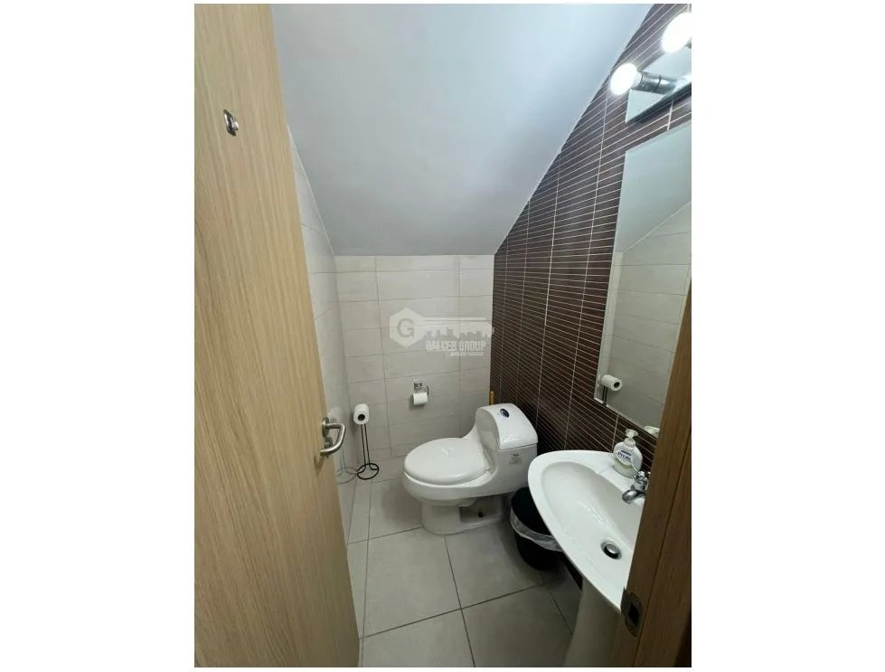 BRISAS DEL GOLF / PH AVENTURA / 180M / 4 HABITACIÓN / TERRAZA