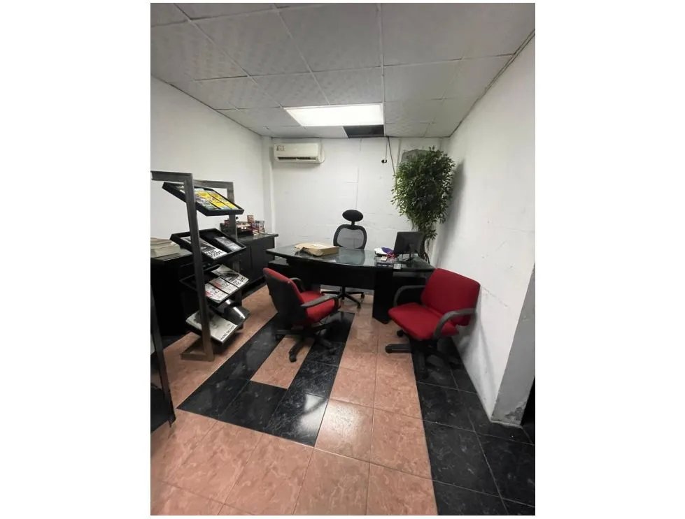 SE VENDE OFIBODEGA EN COLON SANTA ISABEL CON MEZZANINE SOBRE VIA