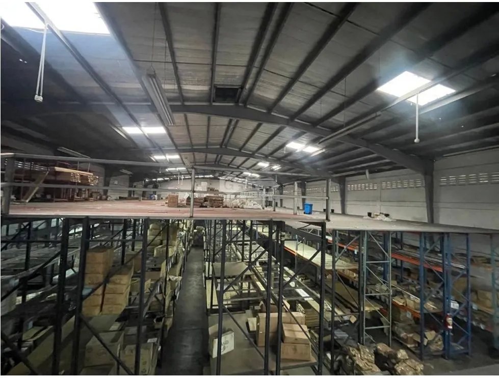 COLON / OFIBODEGA / 1800M / PUERTA ENROLLABLE / MEZZANINE / SOBRE VIA