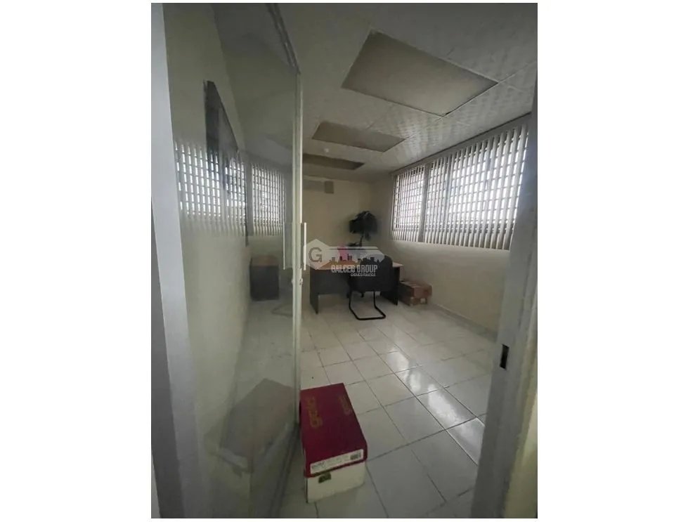 COLON / OFIBODEGA / 1800M / PUERTA ENROLLABLE / MEZZANINE / SOBRE VIA