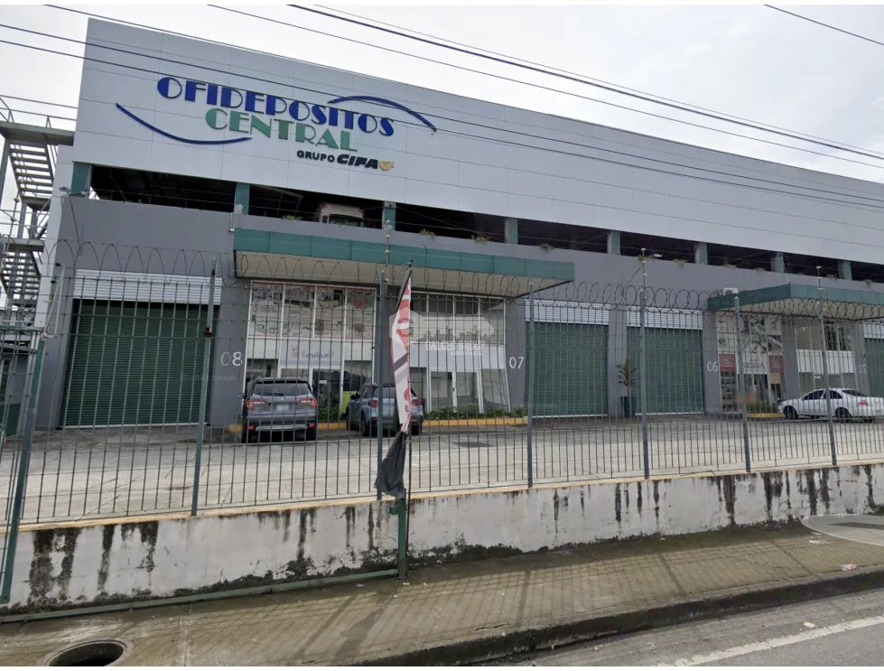 Warehouse for sale in Calidonia