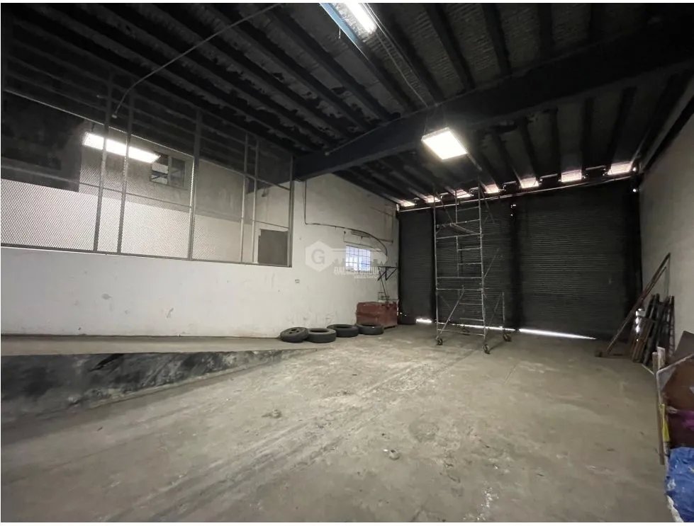 COLON / ZONA LIBRE / GALERA COMERCIAL FRANCE FIELD / 1628M / 2 NIVELES