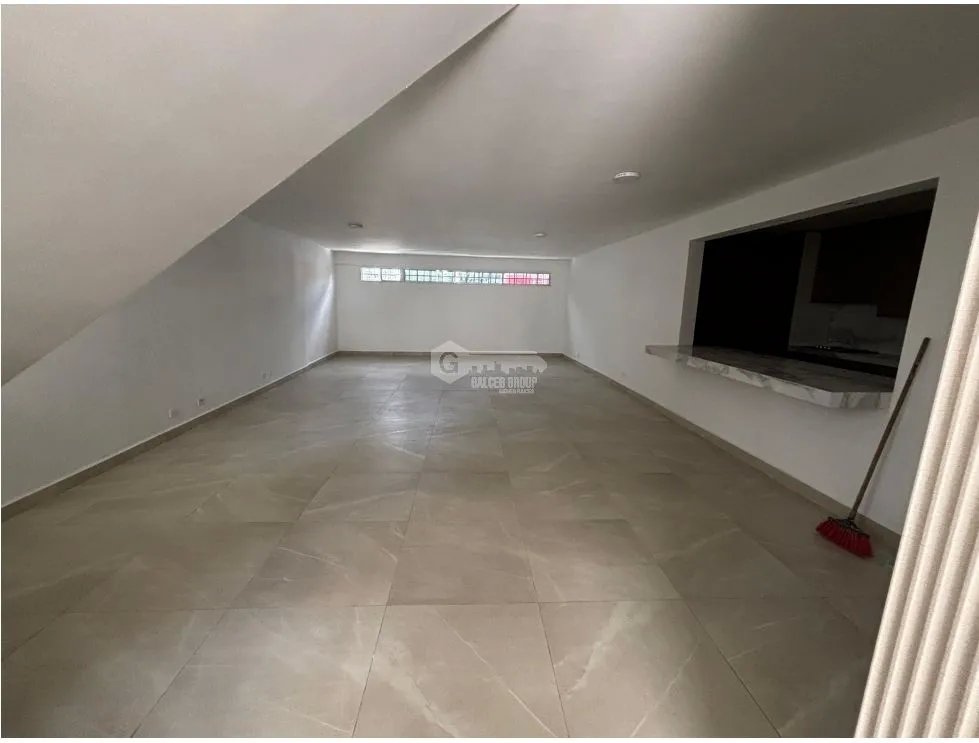 SE VENDE CASA EN SAN FRANCISCO PH FLAMINGO DE 4 HABITACION Y TERRAZA