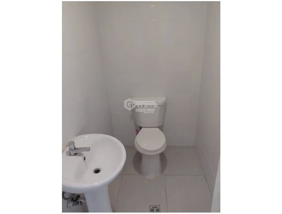 SE ALQUILA LOCAL EN BELLA VISTA SOBRE AVENIDA PRINCIPAL A ESTRENAR