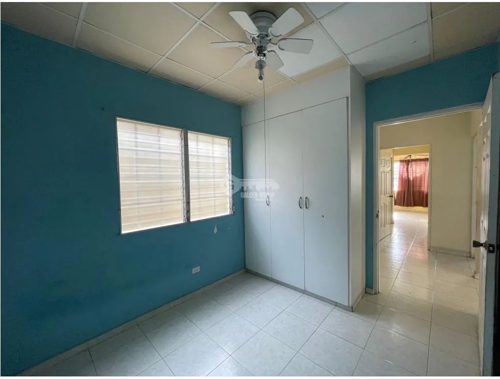 SE VENDE CASA EN PRADERAS DE SAN ANTONIO DE 3 HABITACIONES CON TERRAZA