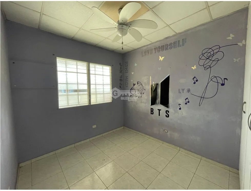 SE VENDE CASA EN PRADERAS DE SAN ANTONIO DE 3 HABITACIONES CON TERRAZA