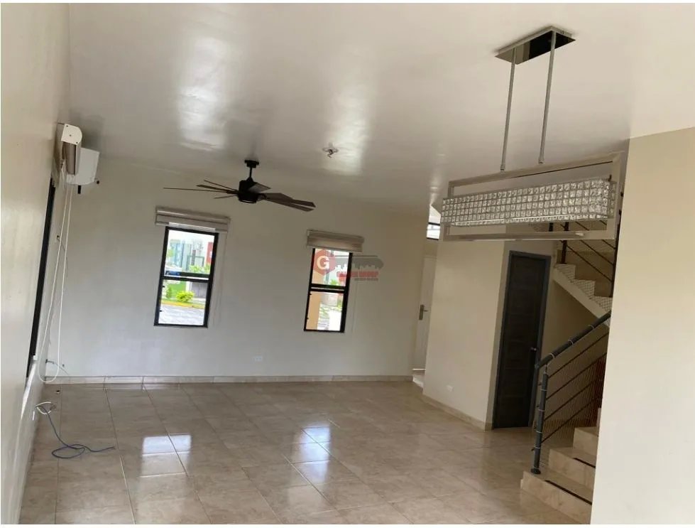 SE VENDE CASA EN LAS CUMBRES PH VISTAS DEL LAGO  340M DE 2 NIVELES