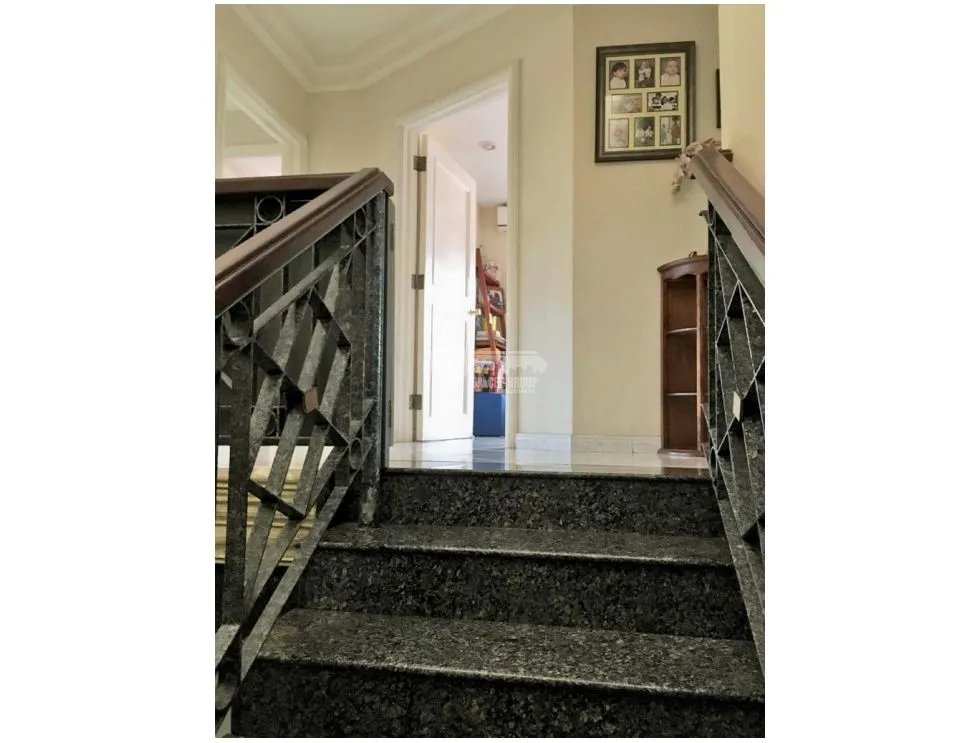 Single Family House for sale in La Alameda