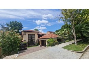 Single Family House for sale in Clayton