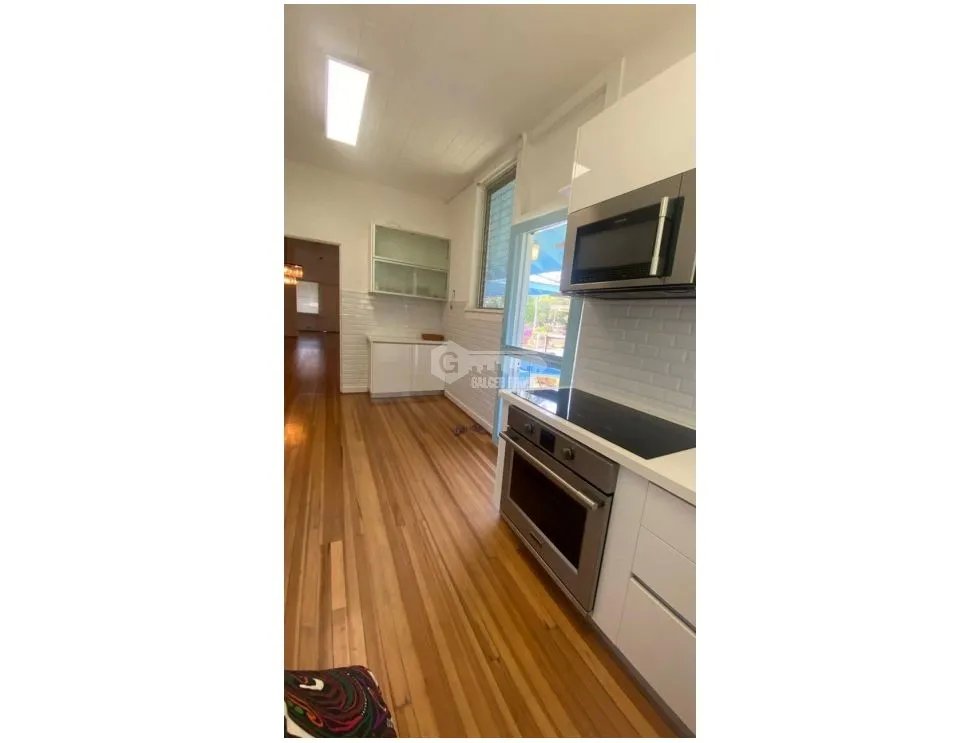 CLAYTON / ESTILO BUNGALAW / 1015M / 5 HABITACION / REFORMADA