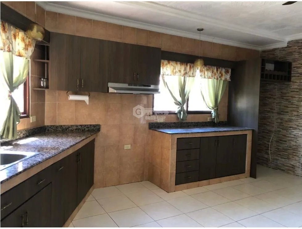 DAVID CHIRIQUI / LAS LOMAS DE SAN CARLOS / 7 HABITAC. / 1316m2