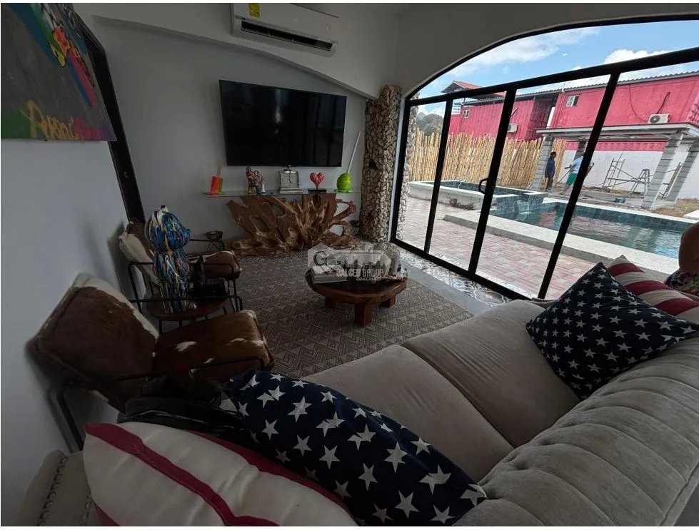 Single Family House for sale in Coronado