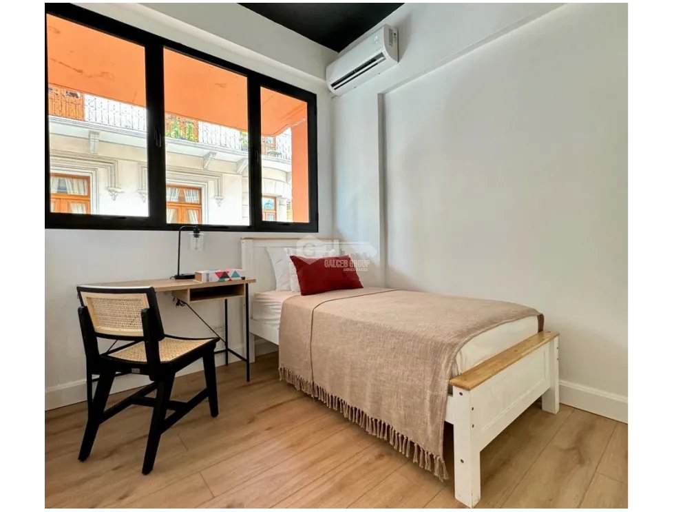 ALQUILER DE APARTAMENTO EN CASCO VIEJO PH PLAZA CENTRAL AMOBLADO