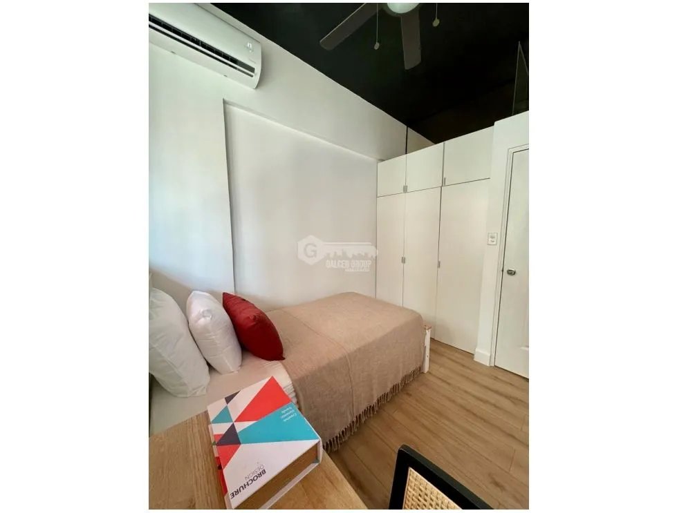 ALQUILER DE APARTAMENTO EN CASCO VIEJO PH PLAZA CENTRAL AMOBLADO
