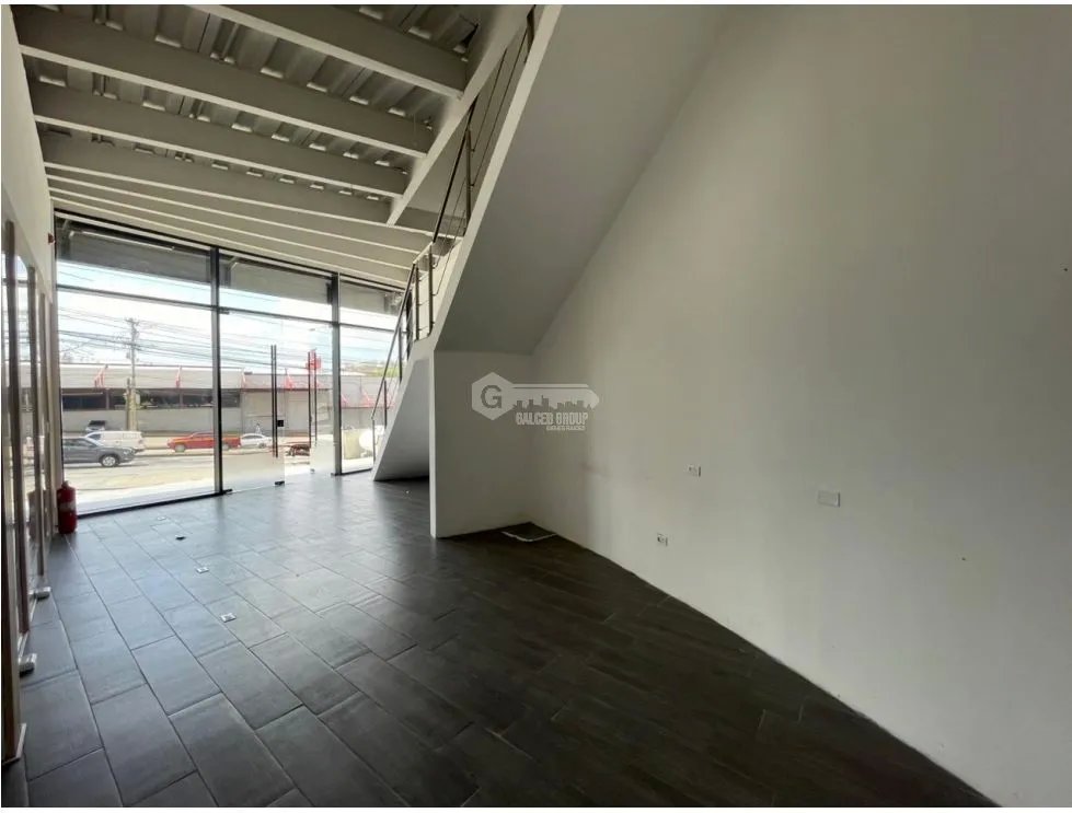 SE ALQUILA LOCAL EN MIDTOWN PLAZA TUMBA MUERTO DE 110M PLANTA BAJA