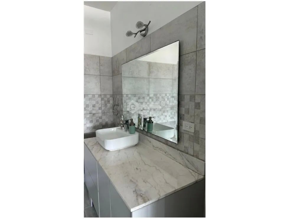 SE VENDE APARTAMENTO EN SAN FRANCISCO PH THE COSMOPOLITAN CON BALCON
