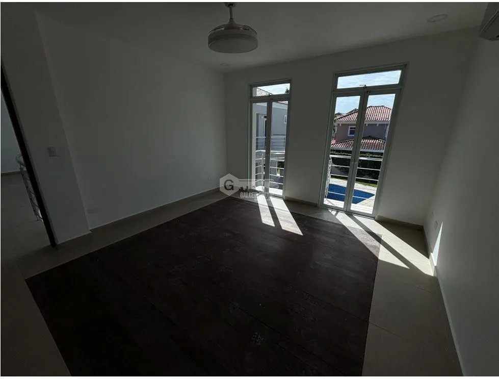 SE VENDE CASA EN COSTA DEL ESTE PH LAS MAGNOLIAS CON PISCINA