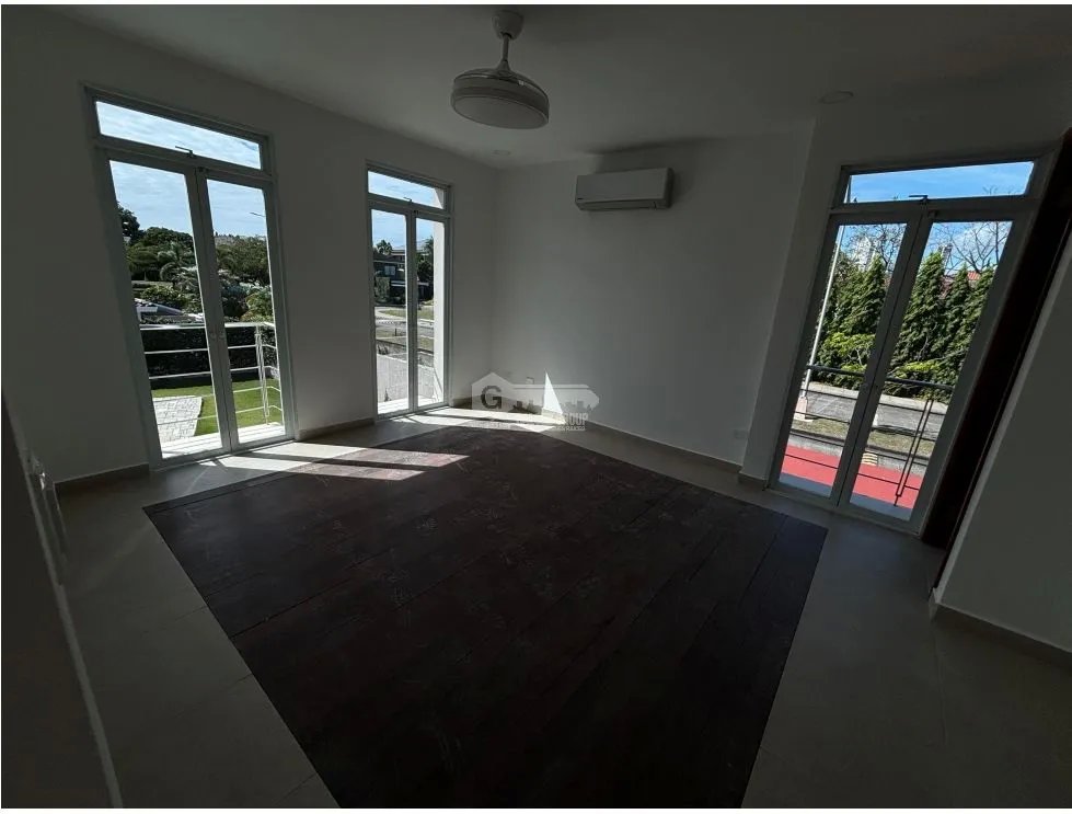 COSTA DEL ESTE / LAS MAGNOLIAS / 830M / 4 HABITACION / PATIO / PISCINA