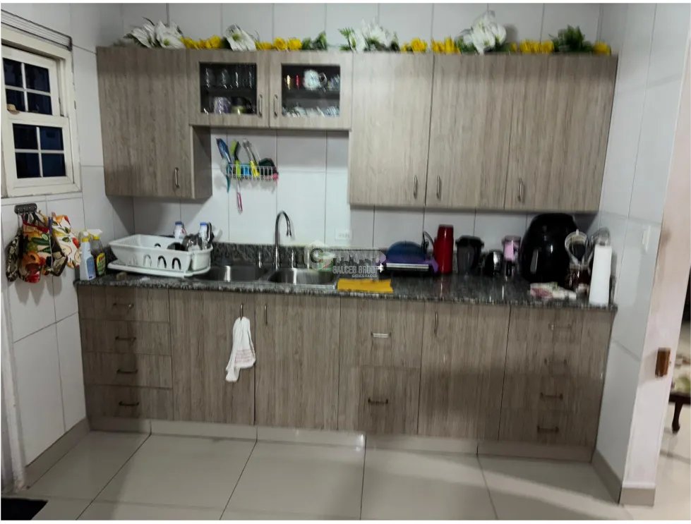 SE VENDE CASA DE 330M VILLA LUCRE A 1 CUADRA DE LA ESTACION DEL METRO
