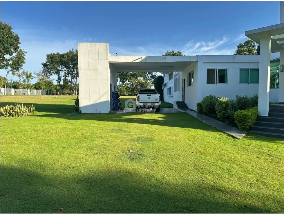 COCLE / SANTA CLARA / 11000M / 5 HABITACION / 6 BAÑOS / PISCINA / AG