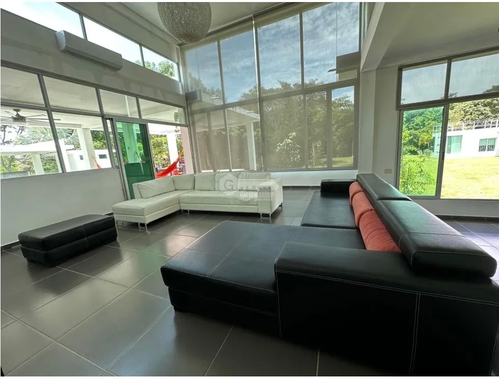 COCLE / SANTA CLARA / 11000M / 5 HABITACION / 6 BAÑOS / PISCINA / AG