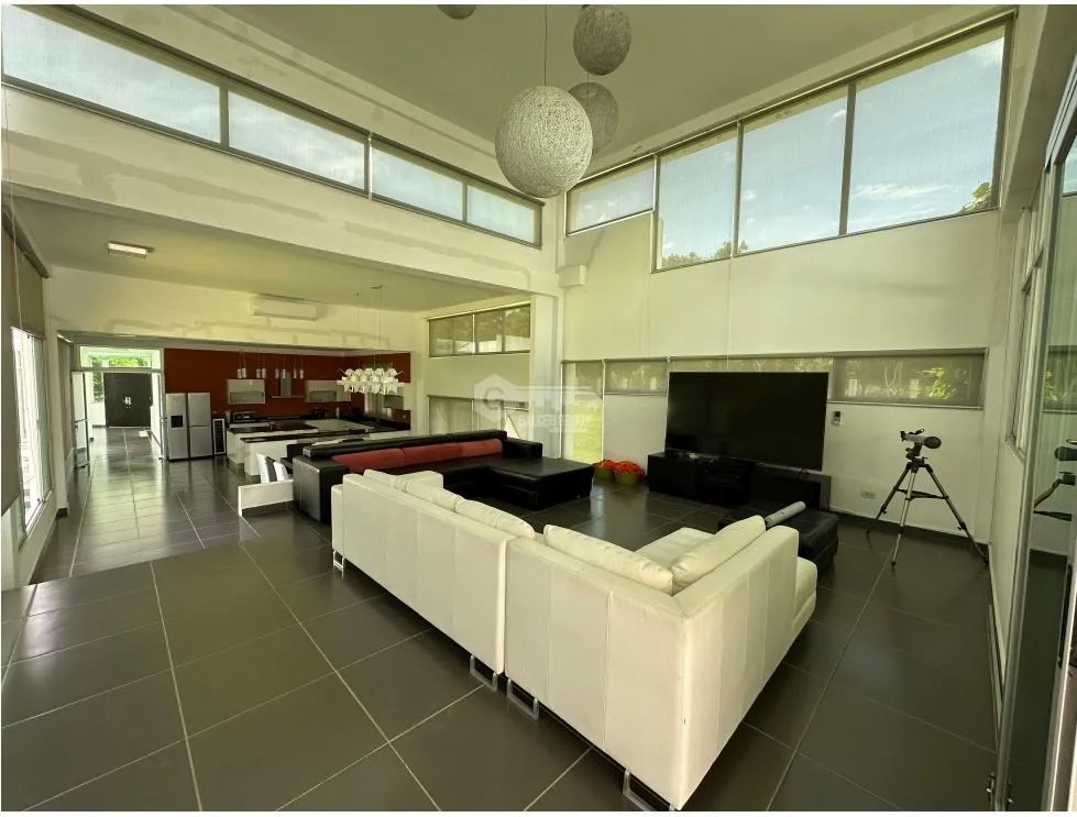 COCLE / SANTA CLARA / 11000M / 5 HABITACION / 6 BAÑOS / PISCINA / AG