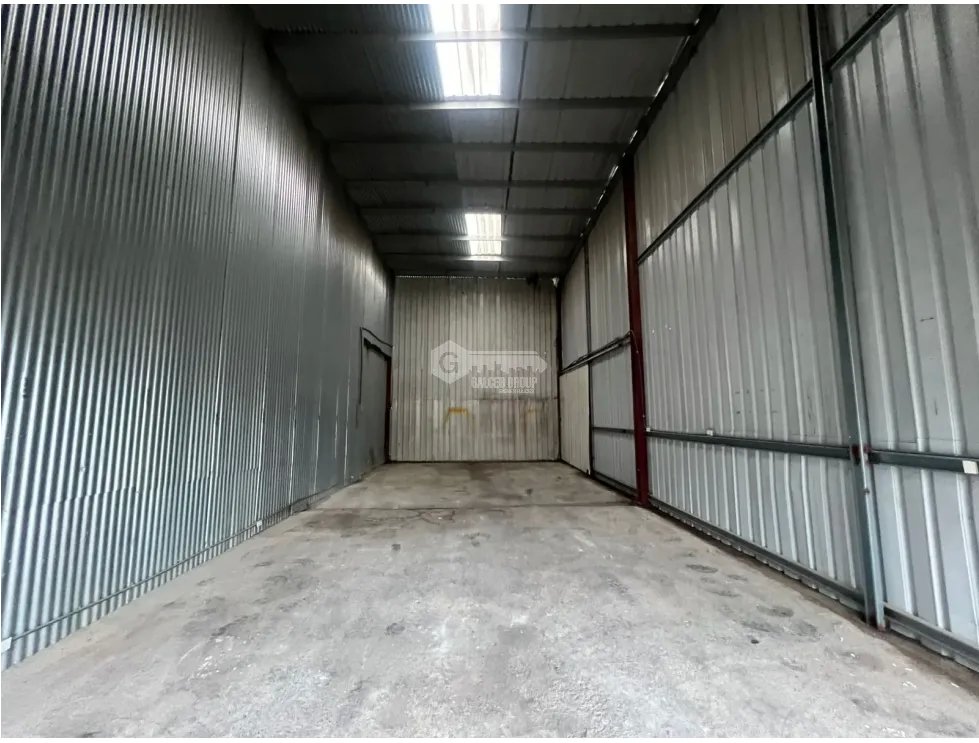 ALQUILER DE GALERA 80M EN PARQUE INDUSTRIAL MAÑANITAS ESPACIO AMPLIO