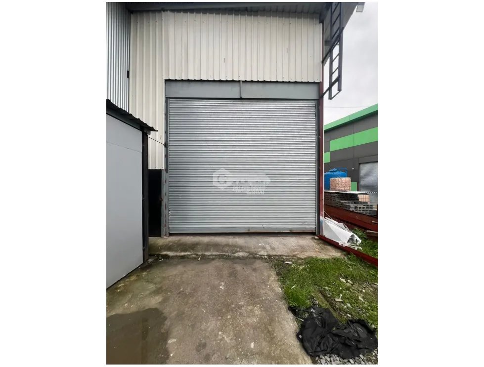 PARQUE INDUSTRIAL MAÑANITAS / 80M / 2 PARKING / ESPACIO AMPLIO